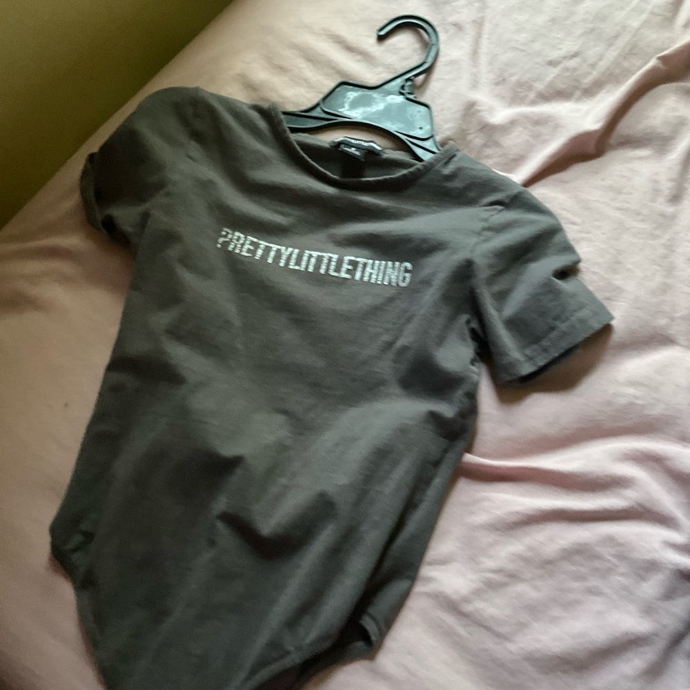 PrettyLittleThing Gray Short Sleeve Tee Casual